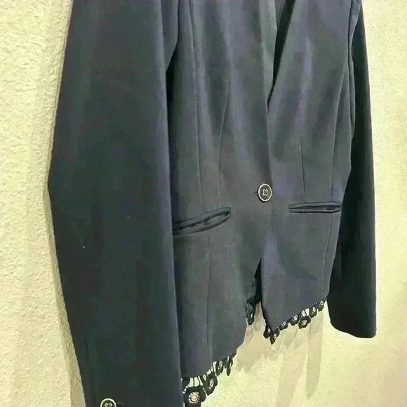 Tommy Hilfiger women’s blazer with embroidered layer size 4 NWOT - Picture 5 of 7